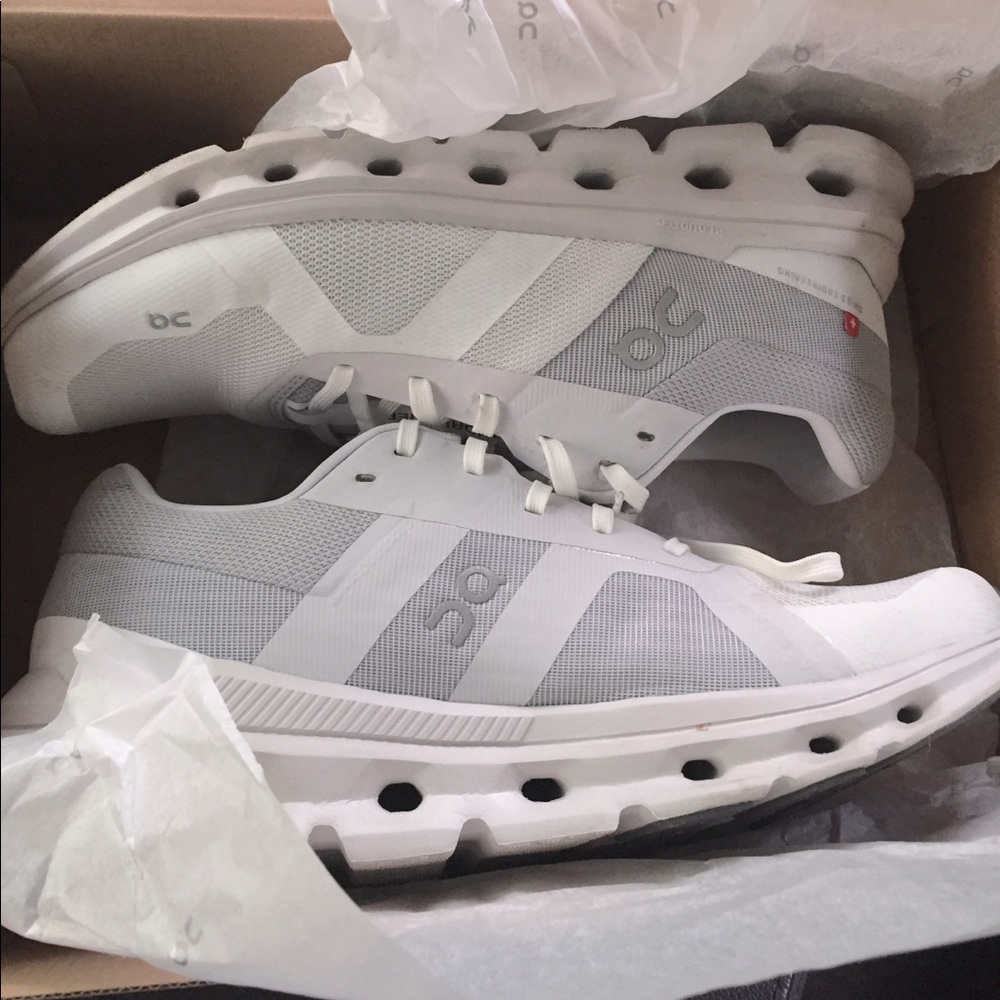 Women’s On Cloud Cloud Runner, worn once.